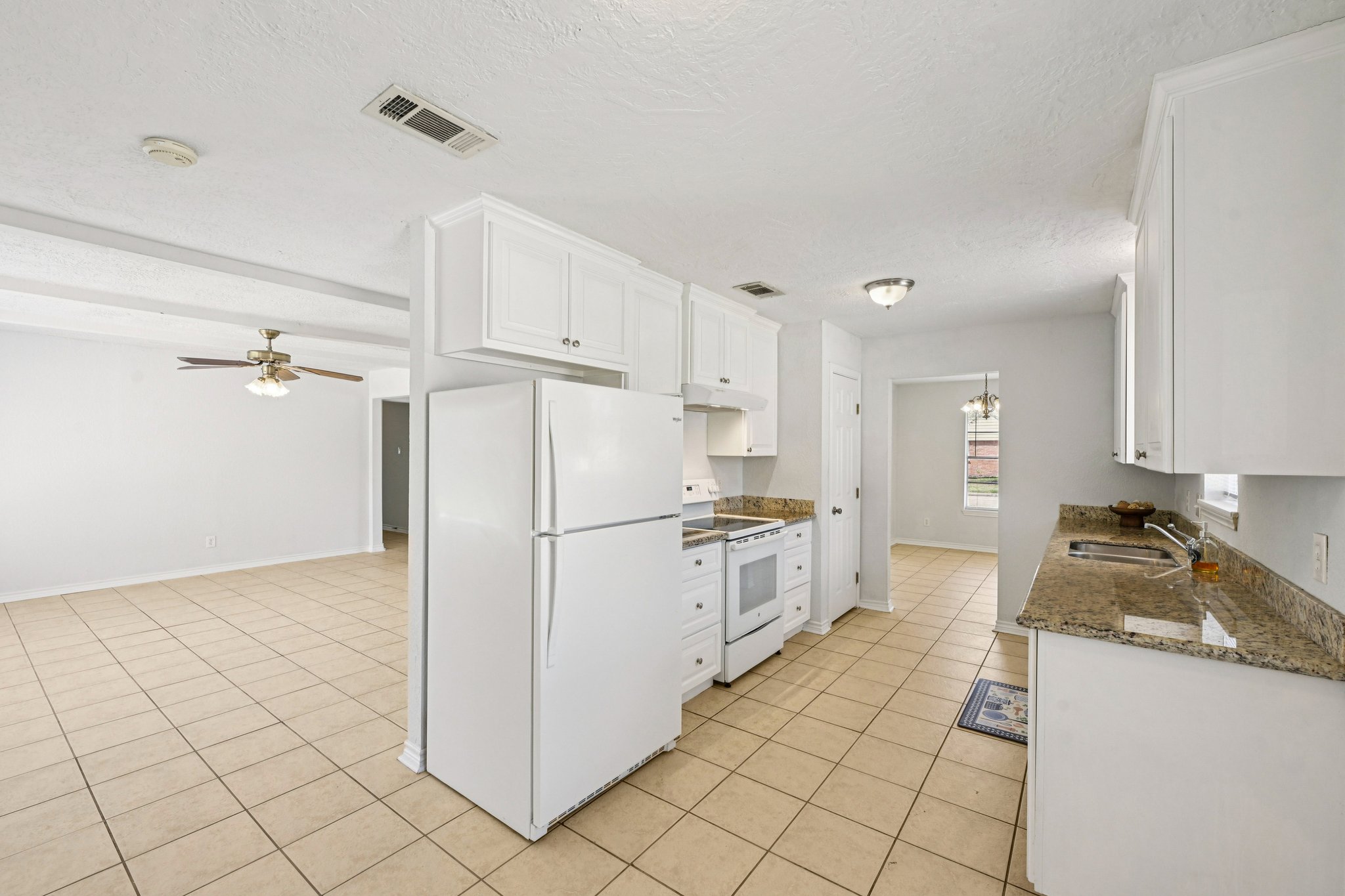 Ravine Dr-L0303-021.jpg