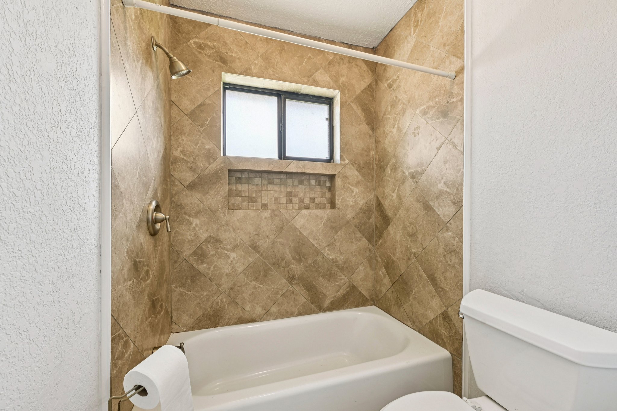 Ravine Dr-L0303-024.jpg