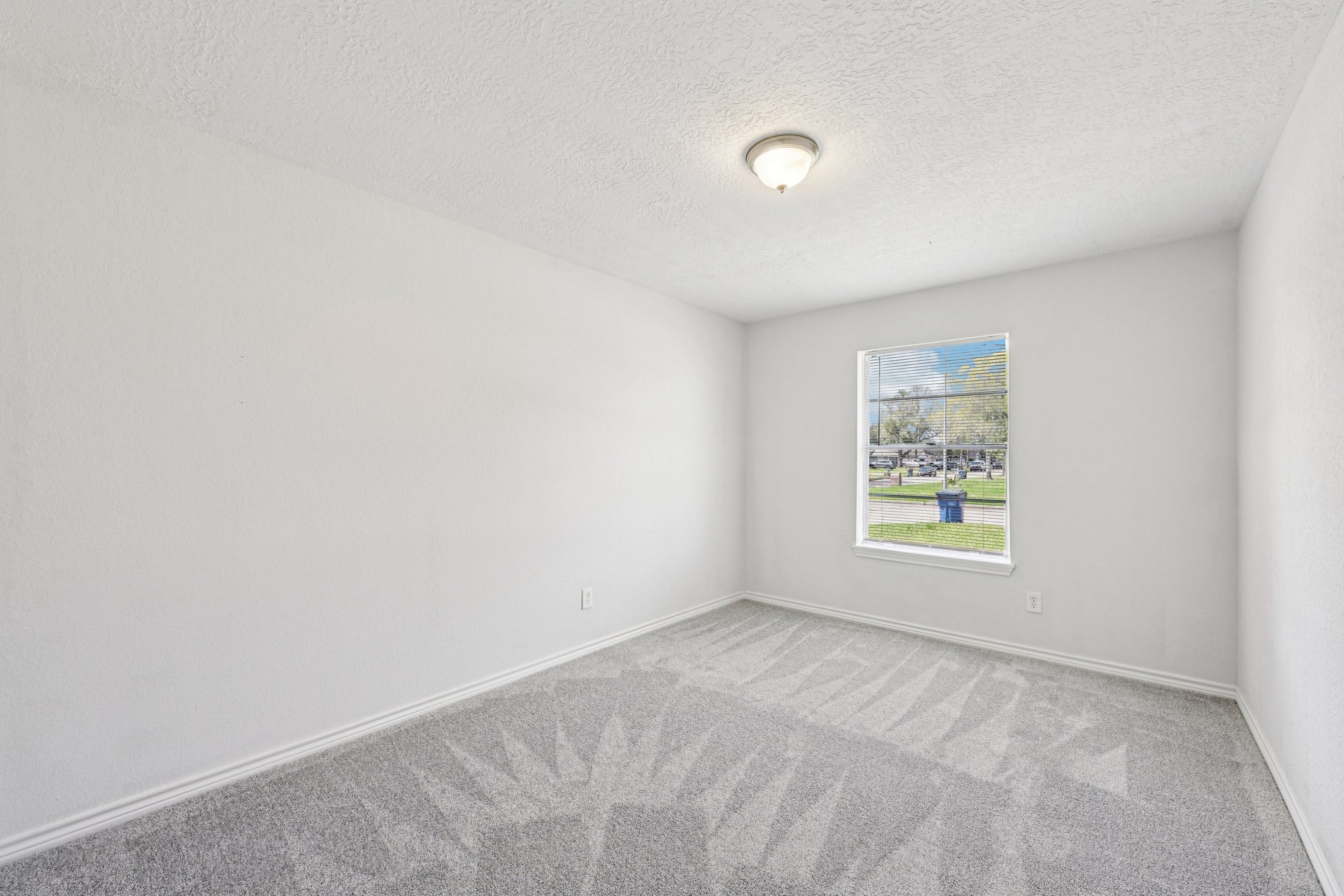 Ravine Dr-L0303-026.jpg