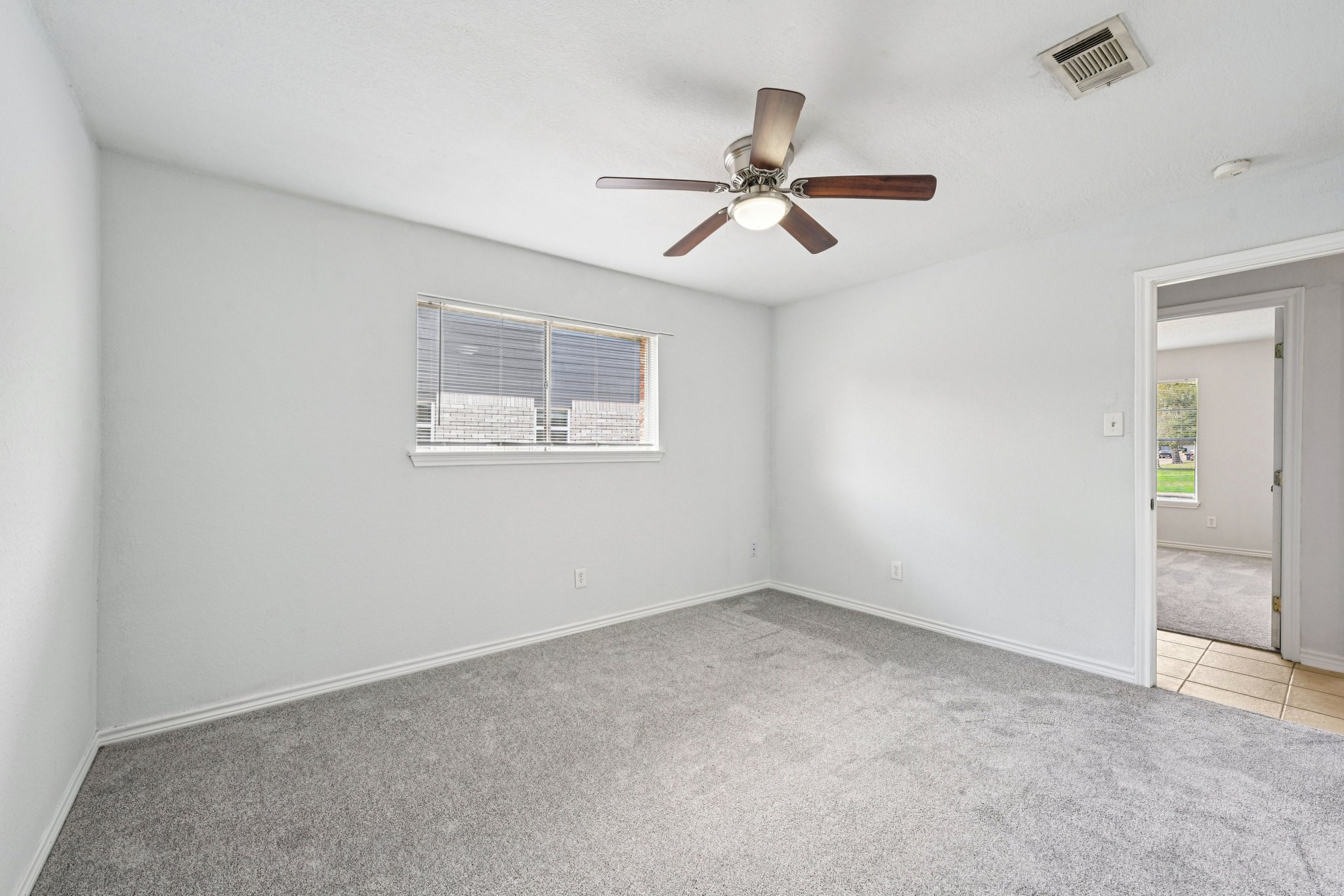 Ravine Dr-L0303-029.jpg