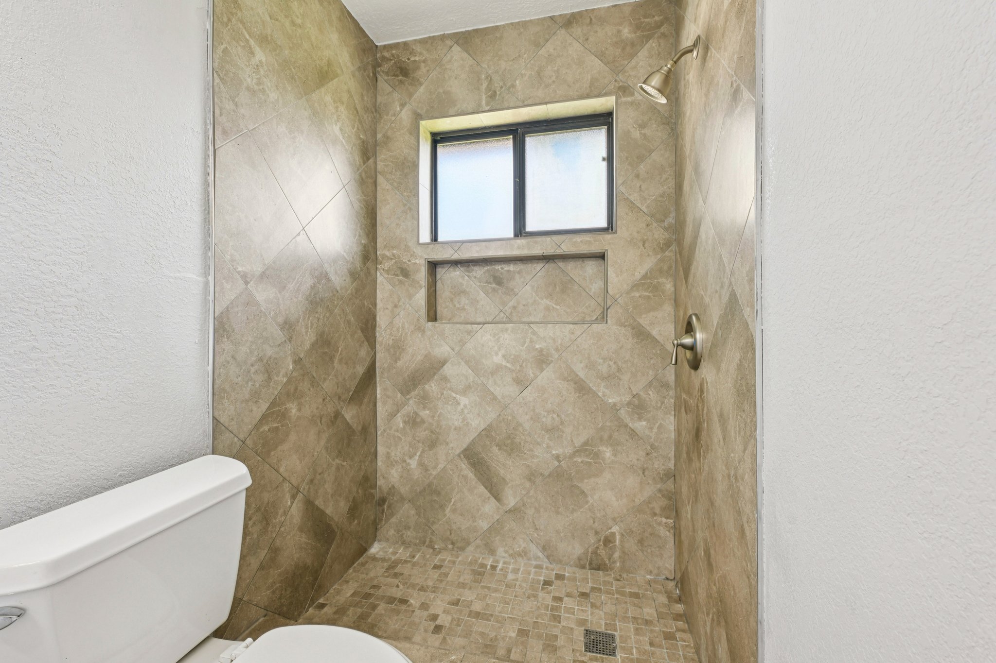 Ravine Dr-L0303-031.jpg