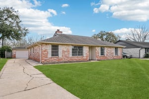 Ravine Dr-L0303-003.jpg