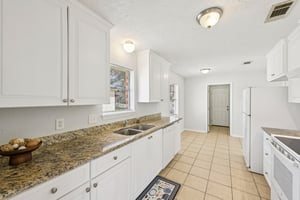 Ravine Dr-L0303-016.jpg