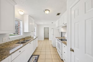 Ravine Dr-L0303-017.jpg