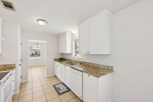 Ravine Dr-L0303-019.jpg