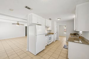 Ravine Dr-L0303-021.jpg