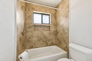 Ravine Dr-L0303-024.jpg