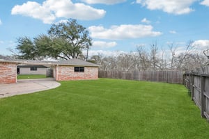 Ravine Dr-L0303-034.jpg