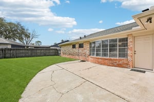 Ravine Dr-L0303-037.jpg