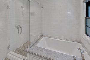 Separate Shower/Tub
