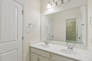  Photo 37