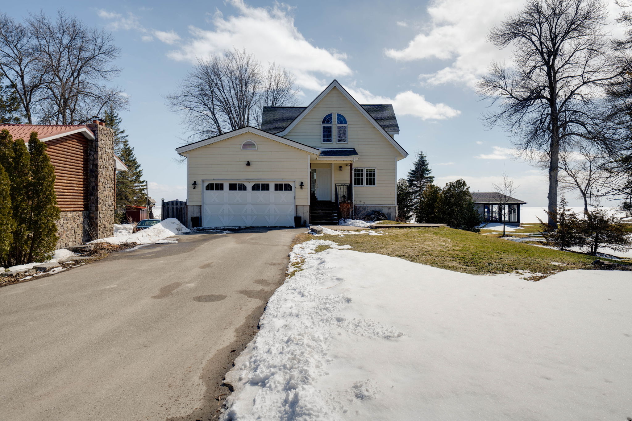 4317 Lakeview Dr Orillia, ON L3V 6H7