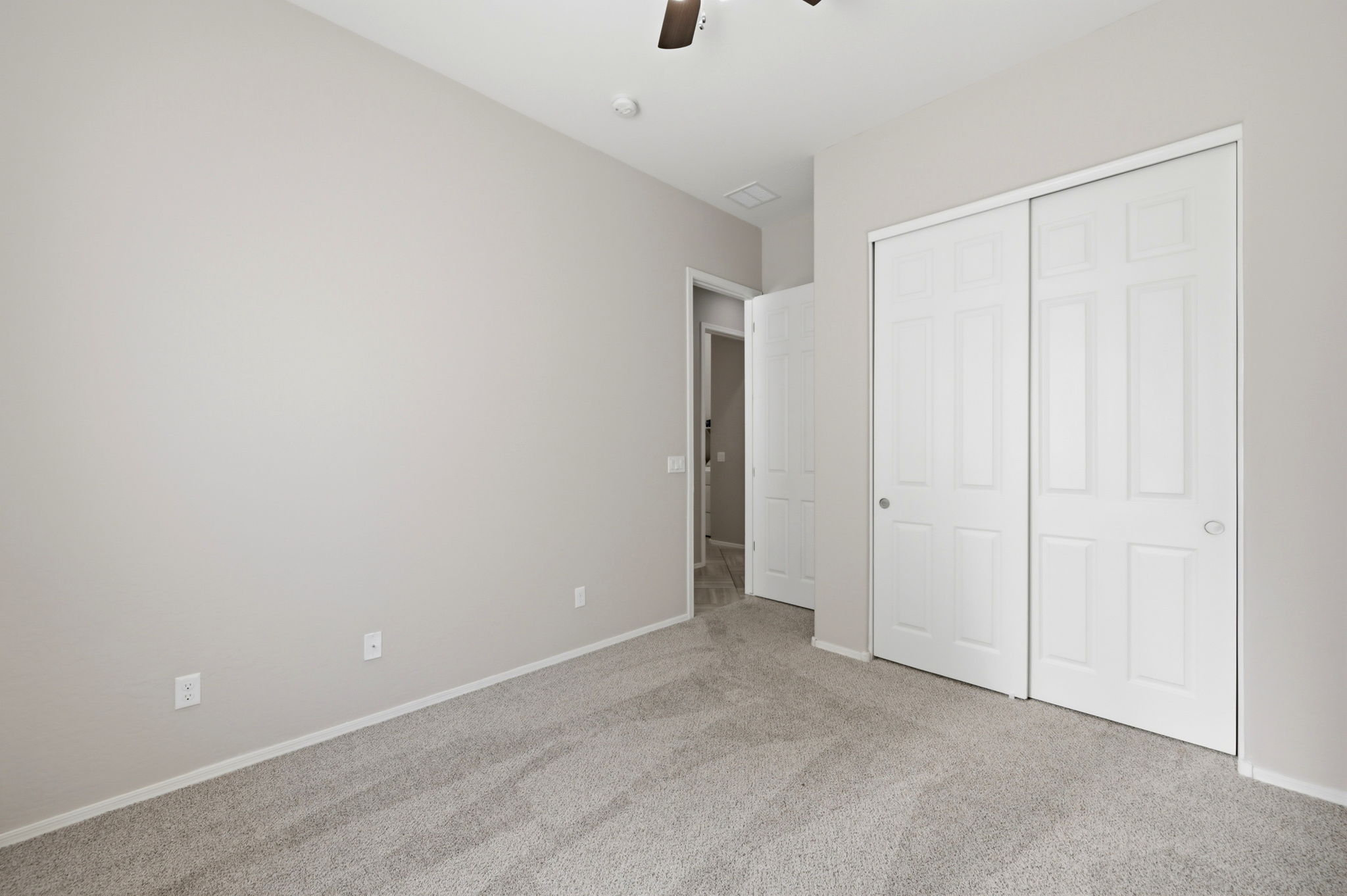 Bedroom 2 (2)