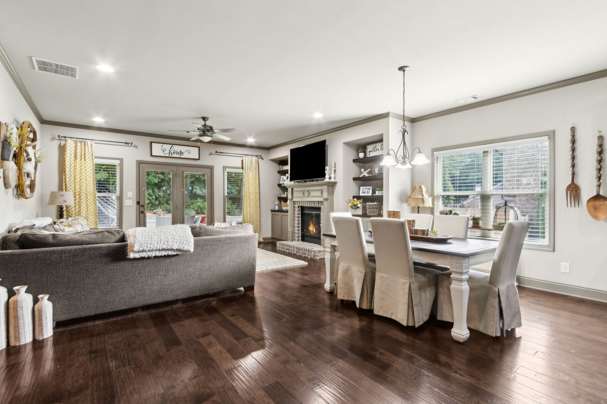 Dining Area/Family Room