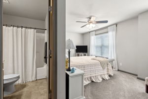 Bedroom/Bathroom