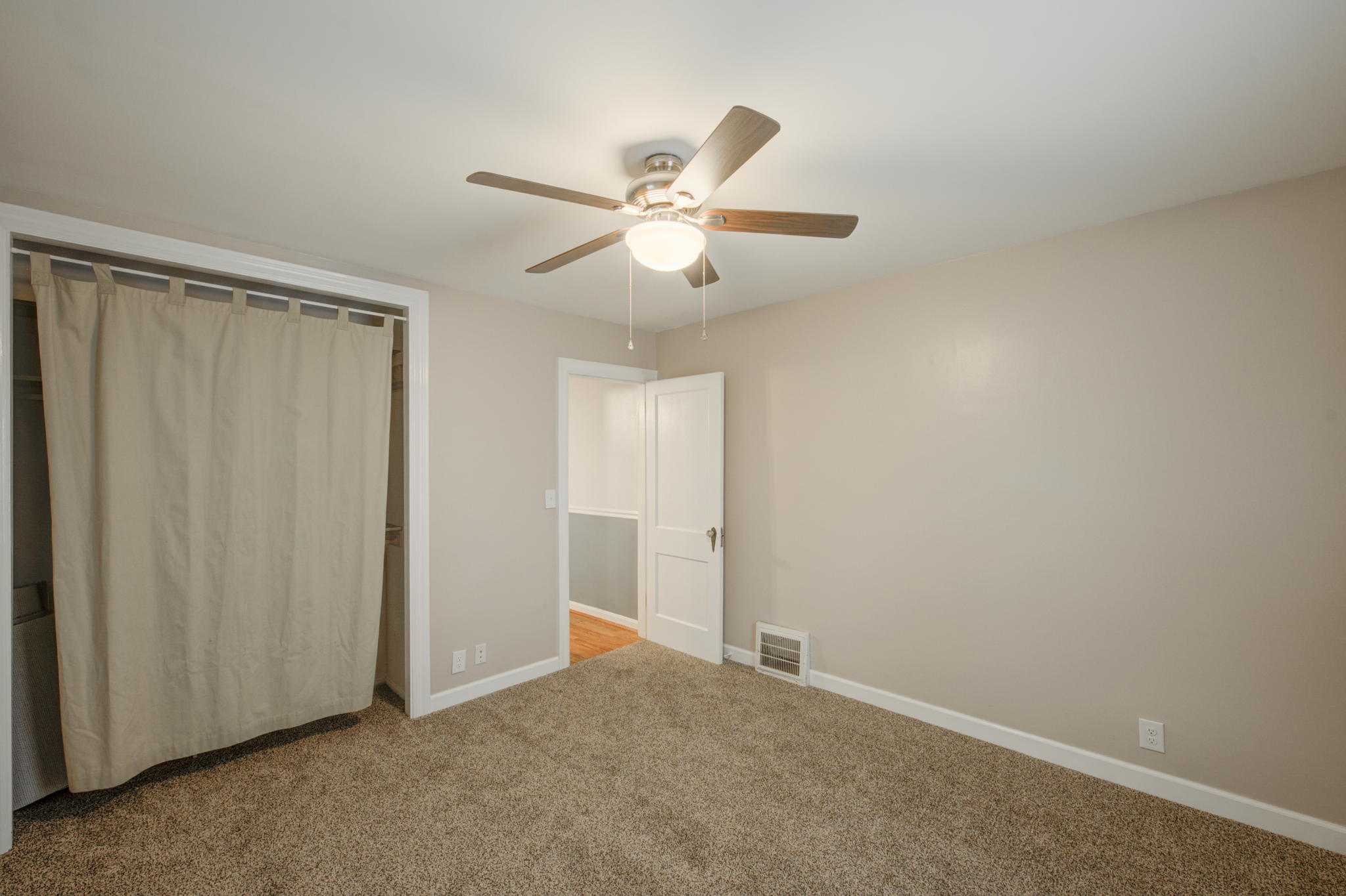 18 Bedroom B 3