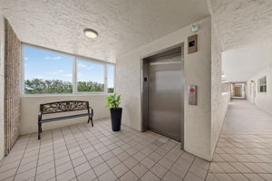 4th floor elevator