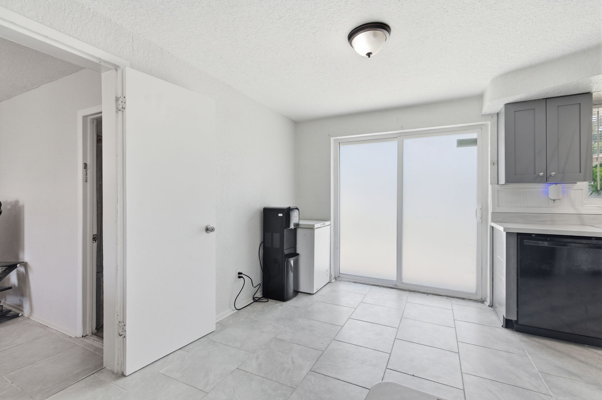Interiors (7)