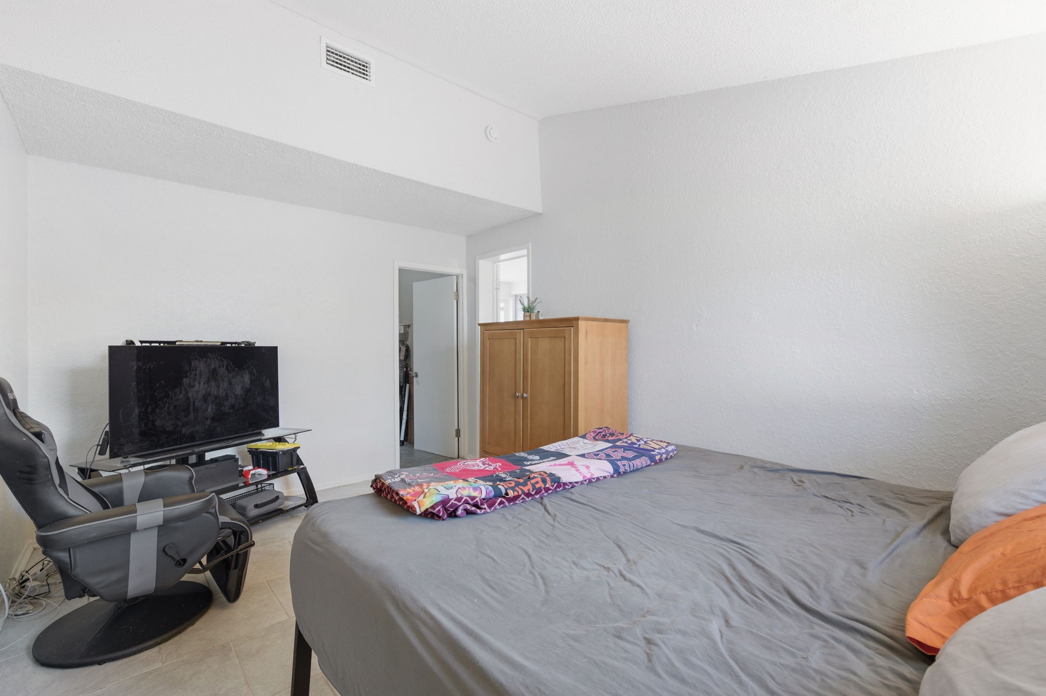 Interiors (16)