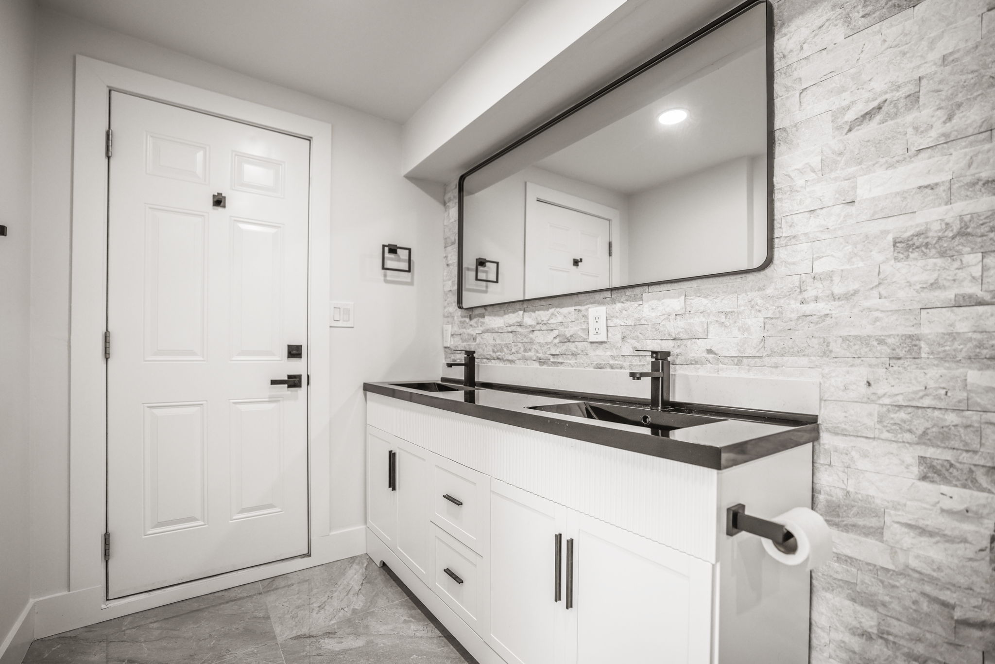 Bathroom 1 - 495A7974