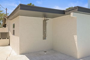 Back Outdoor Shower - 495A8041