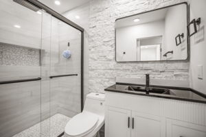 Bathroom 2 - 495A7976