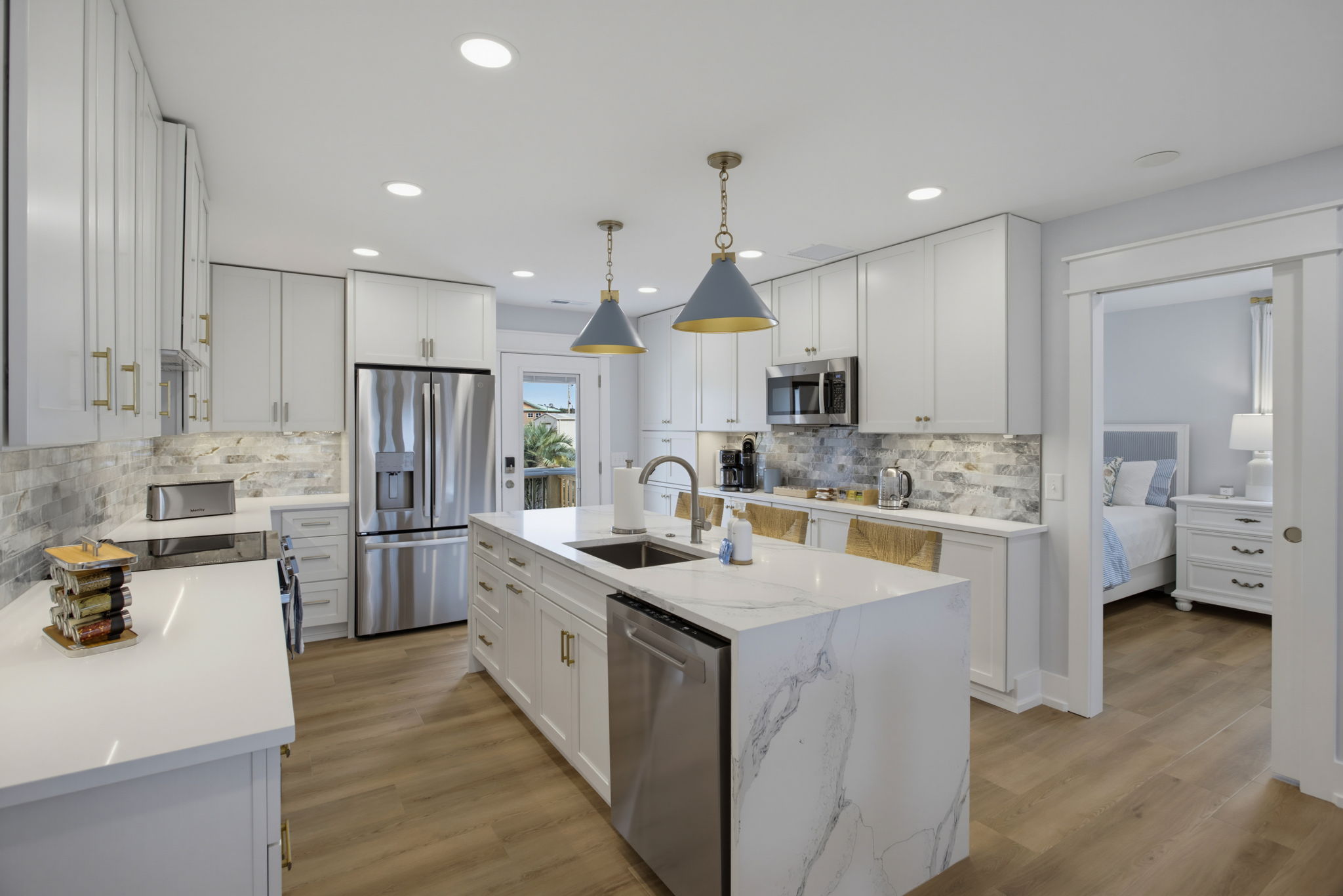 4328 E Dolphin Dr-23