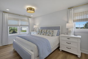 4328 E Dolphin Dr-27