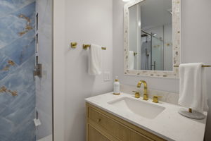 4328 E Dolphin Dr-32