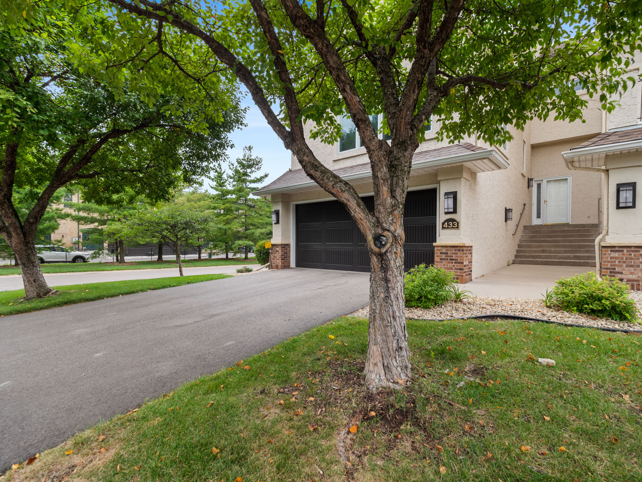  433 River St, Minneapolis, MN 55401, US