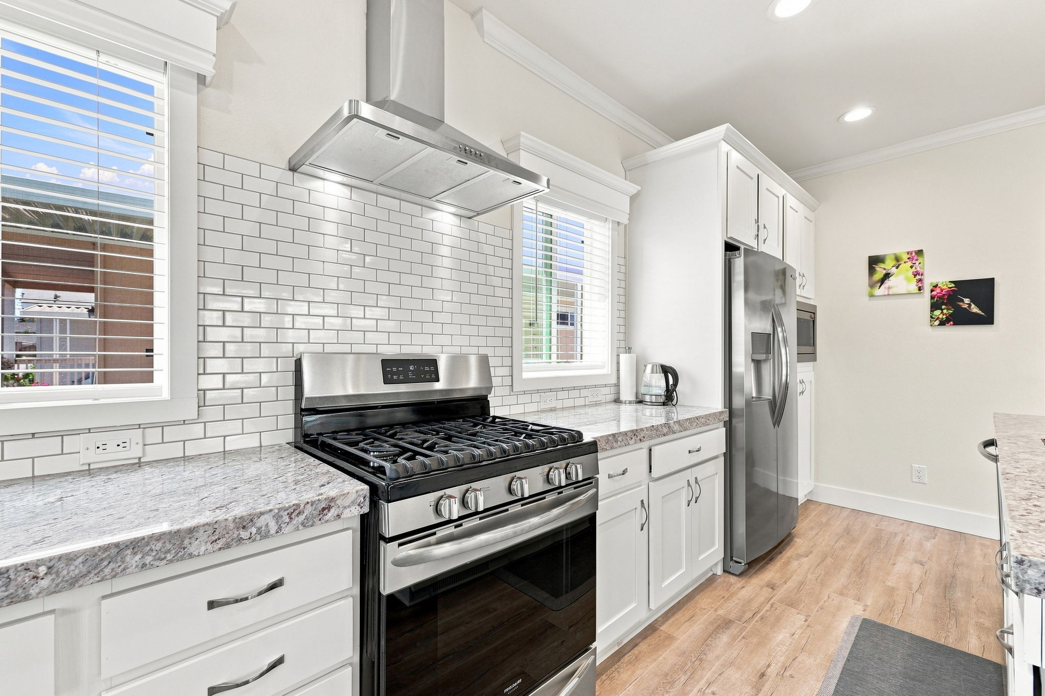 012_F8_433 Sylvan Ave 113