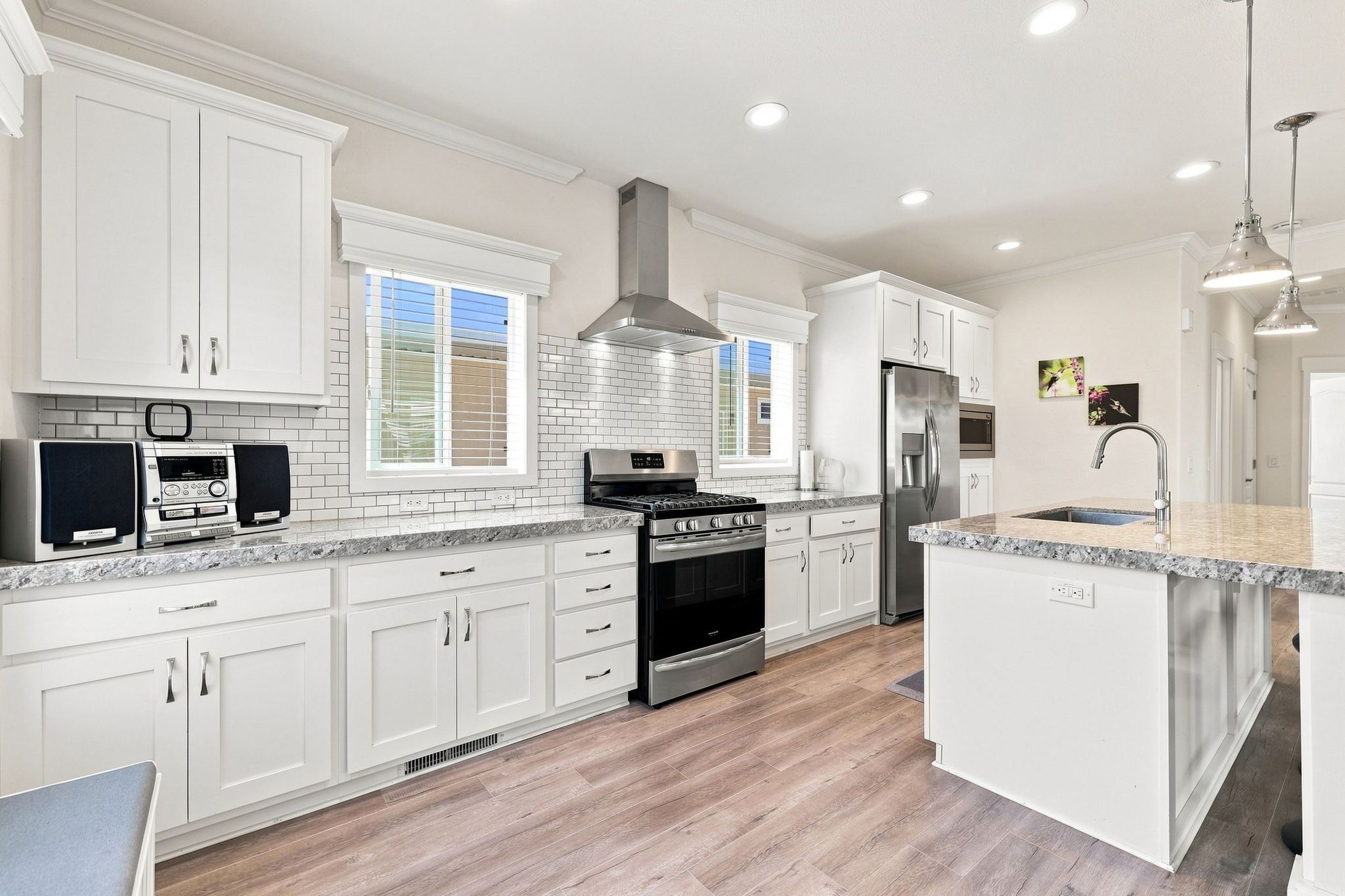 015_F8_433 Sylvan Ave 113