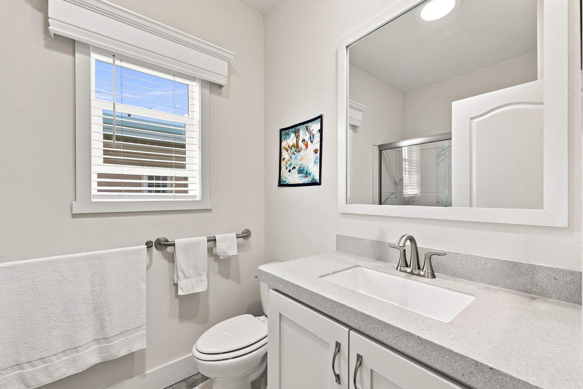 024_F8_433 Sylvan Ave 113