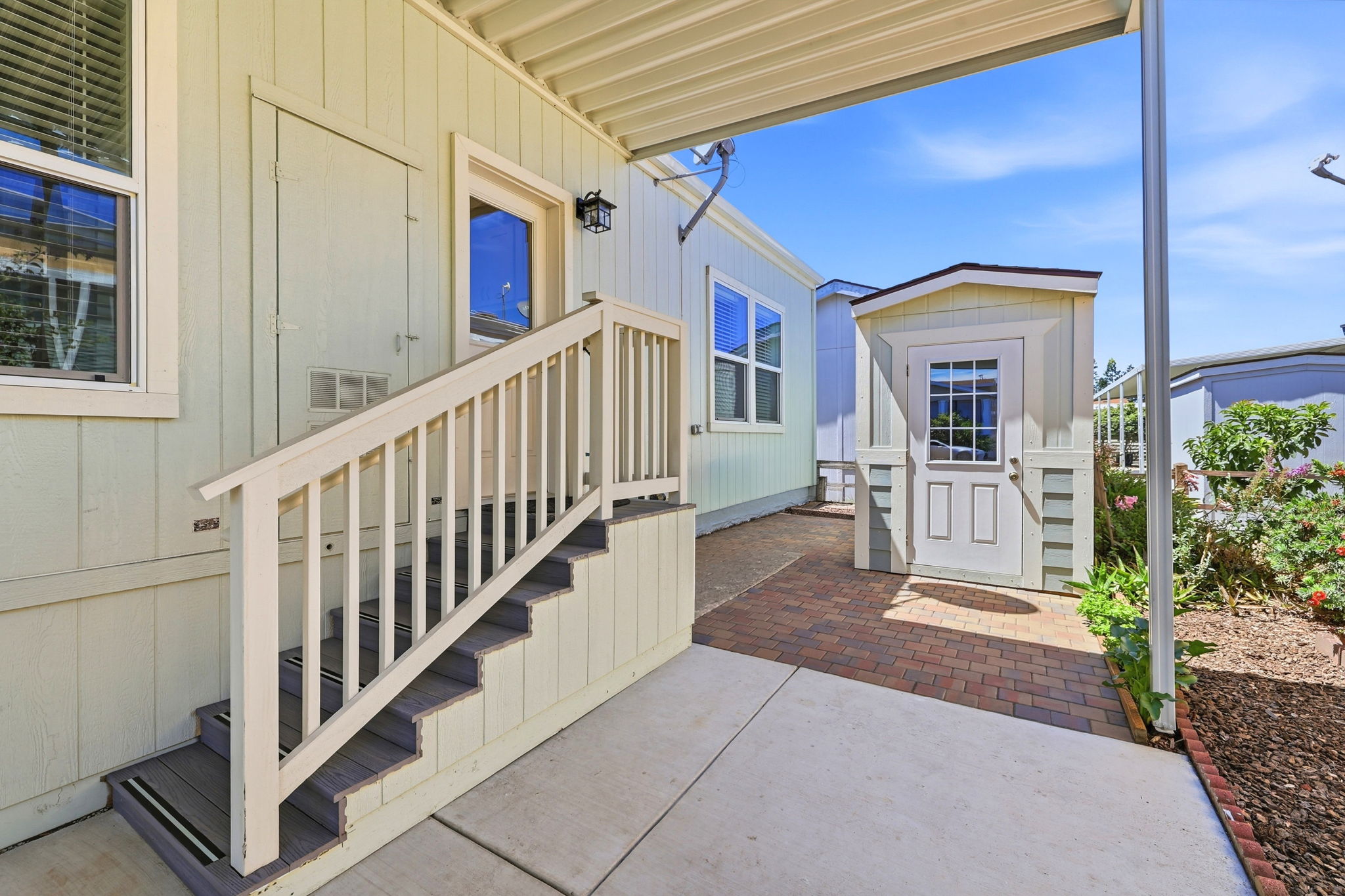 027_F8_433 Sylvan Ave 113