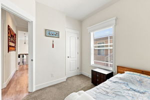 019_F8_433 Sylvan Ave 113