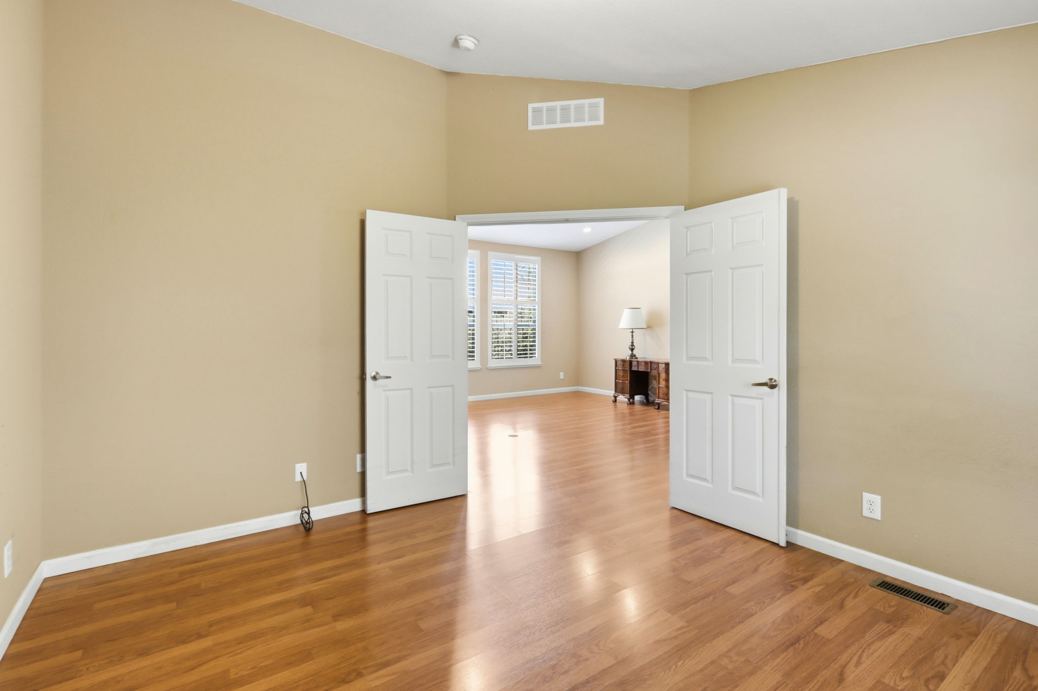 018_F8_433 Sylvan Ave 70