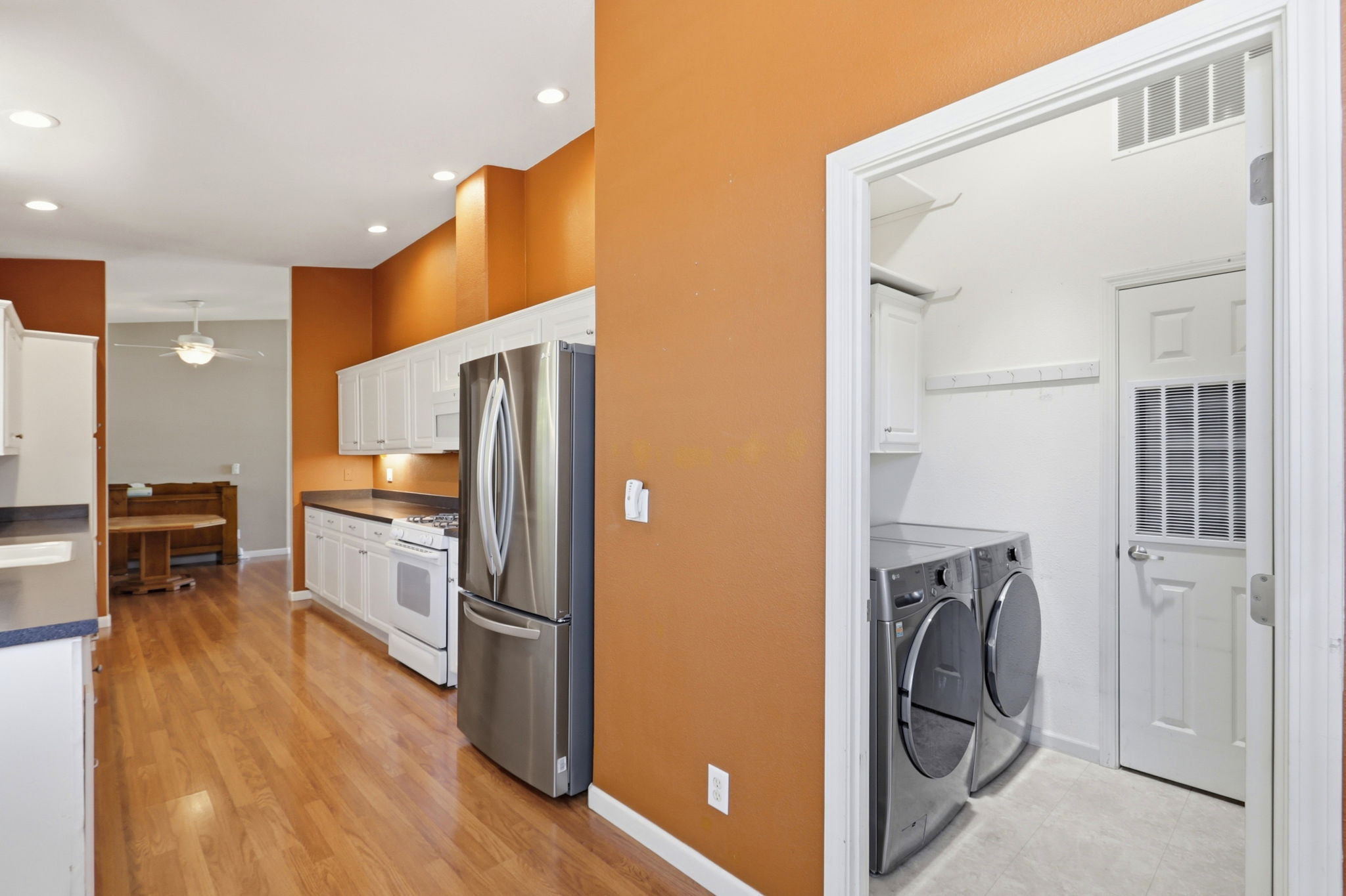 034_F8_433 Sylvan Ave 70