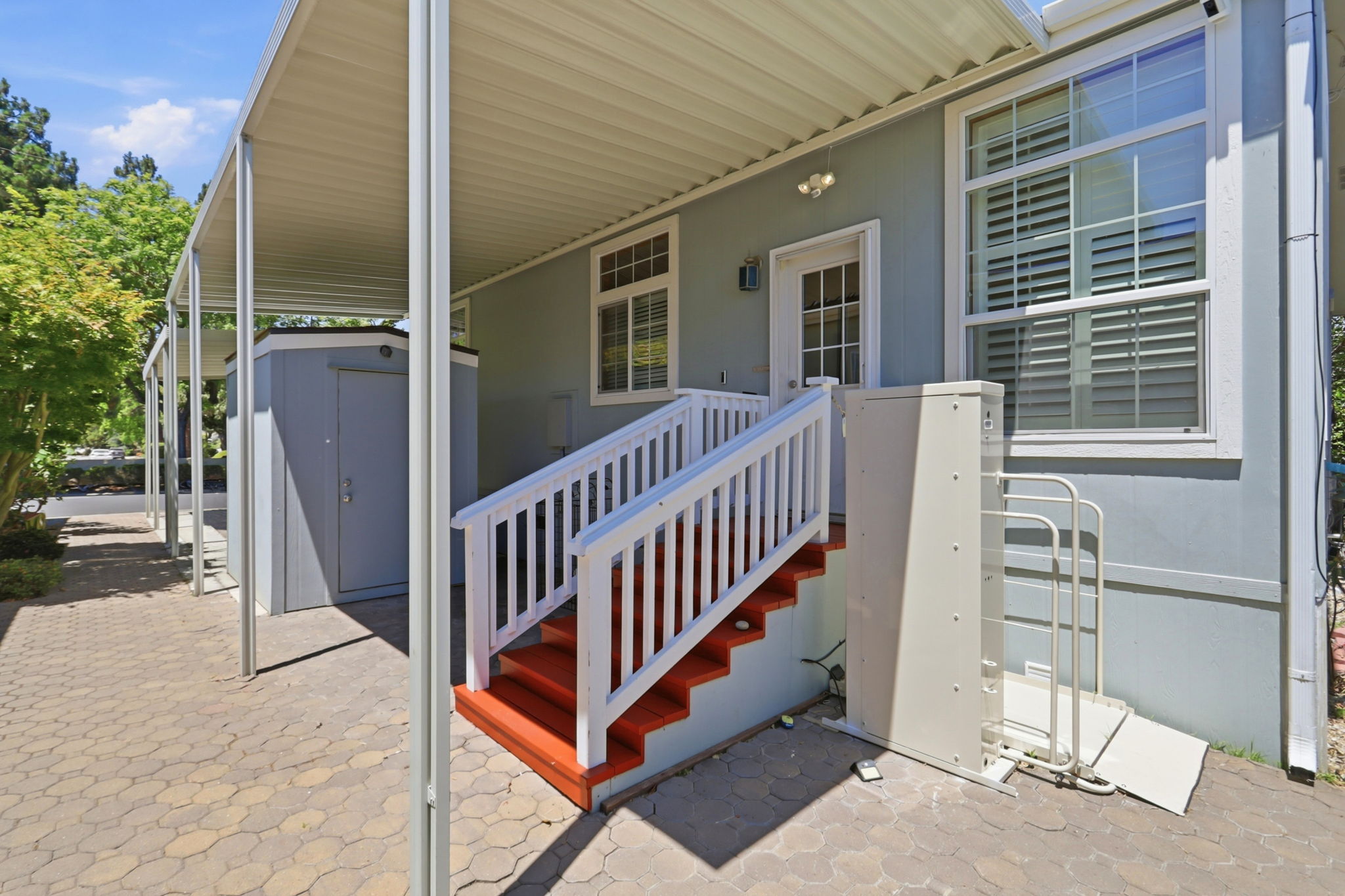 037_F8_433 Sylvan Ave 70