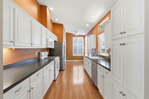 011_F8_433 Sylvan Ave 70