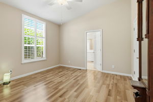 022_F8_433 Sylvan Ave 70