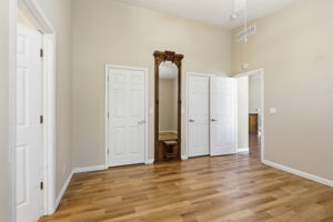 025_F8_433 Sylvan Ave 70