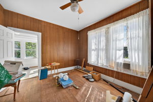 Bedroom w/access to Balcony