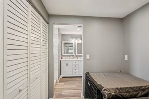 Alligator Dr-0406-017.jpg