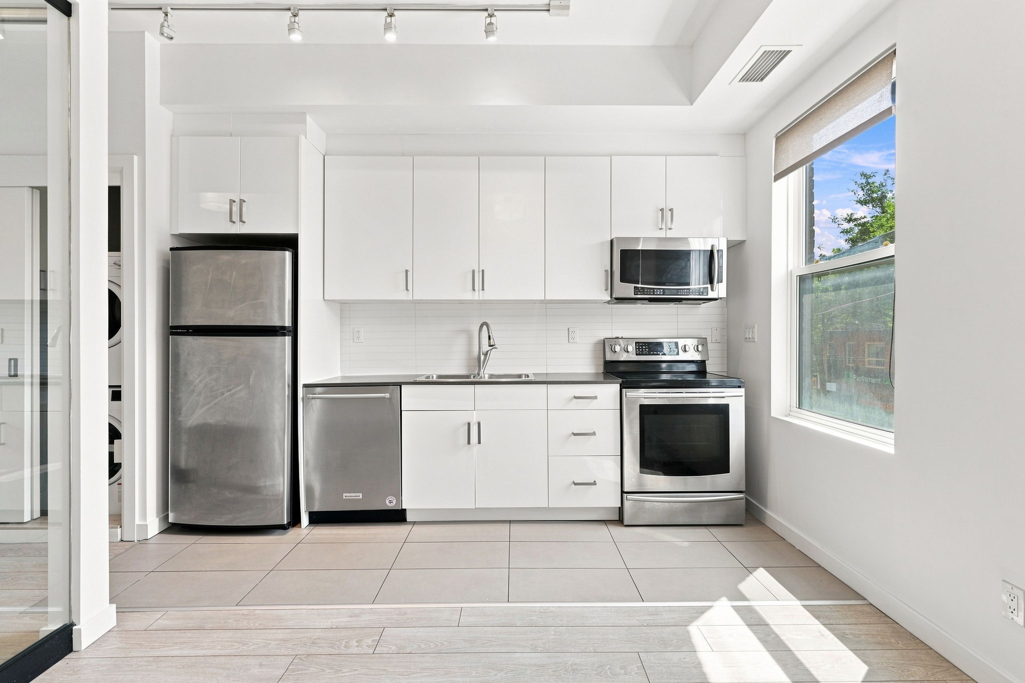 Property in Toronto — delivered property photograph 8