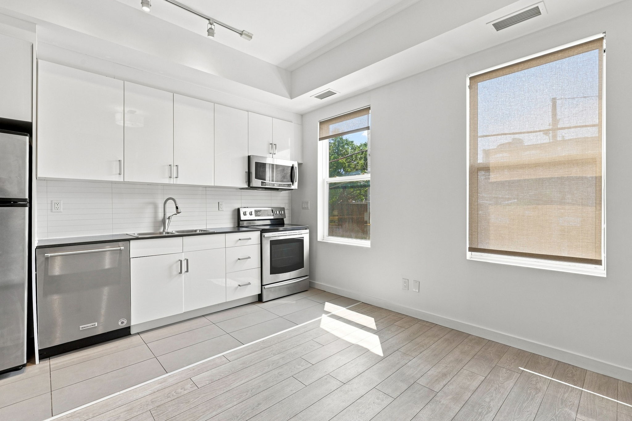 Property in Toronto — delivered property photograph 9