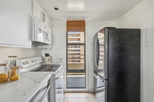 Marina City Dr unit 943-013.jpg
