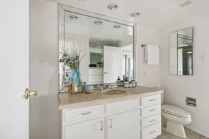 Marina City Dr unit 943-015.jpg