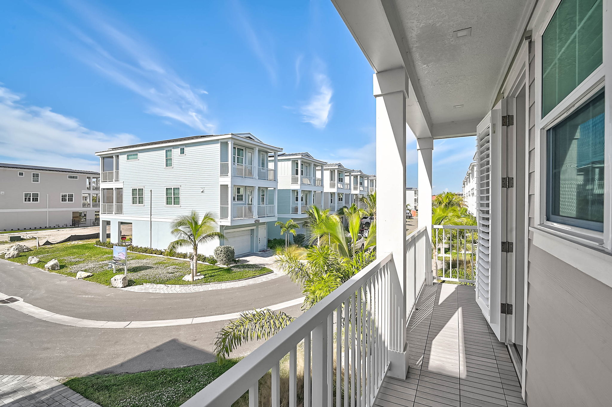 4337 Marina Vw Wy-19