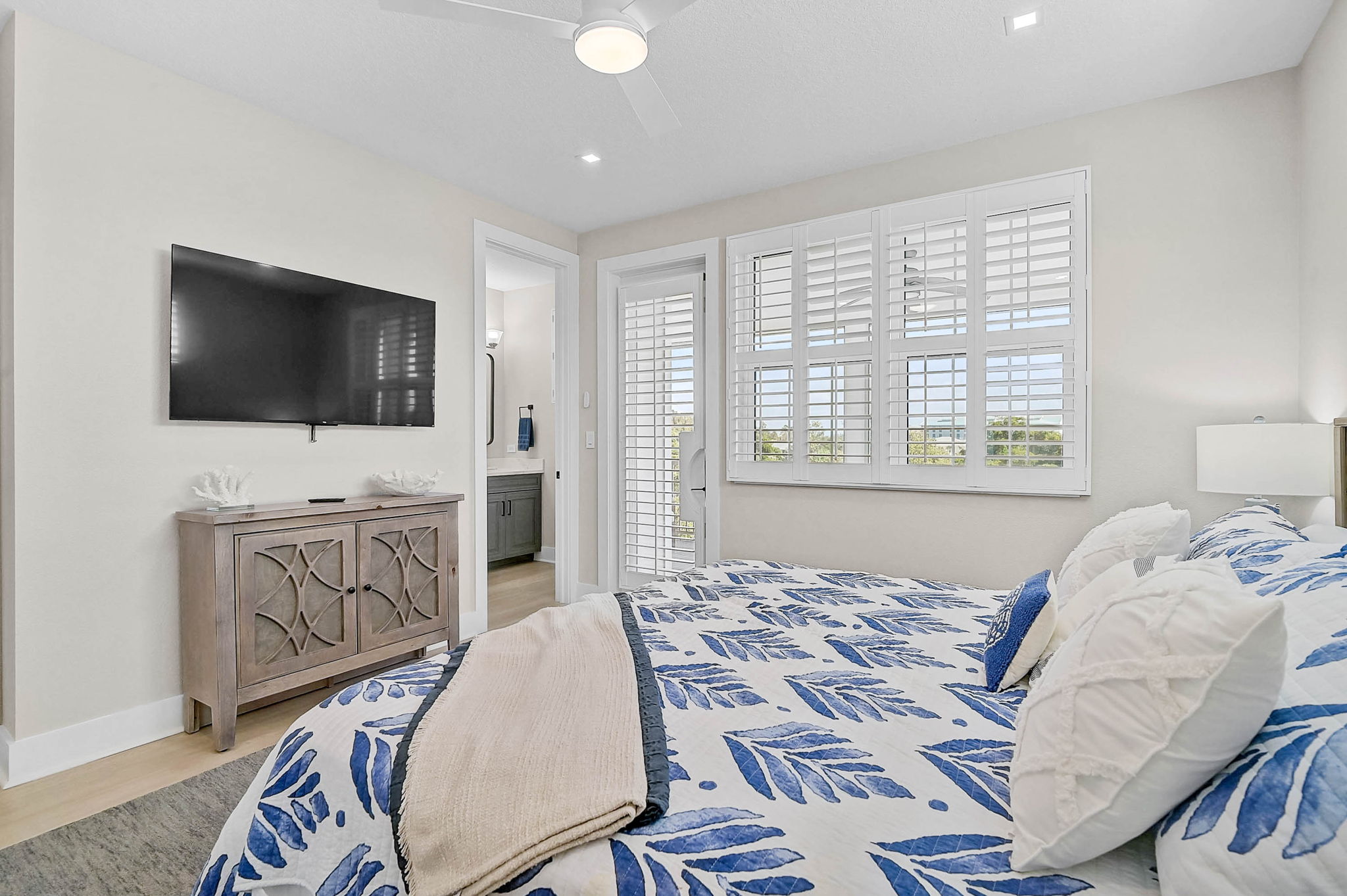 4337 Marina Vw Wy-39