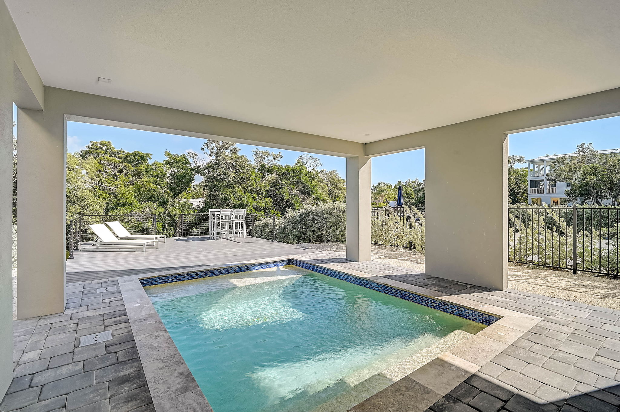 4337 Marina Vw Wy-50